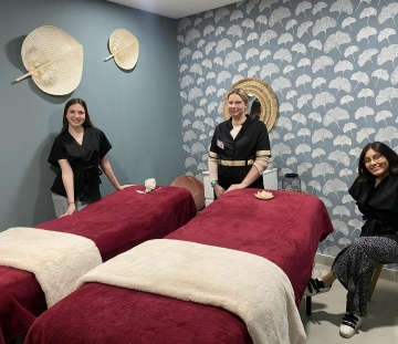Une cabine de soins en Duo : Venez...